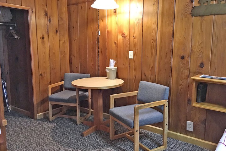 Room 173 of 341