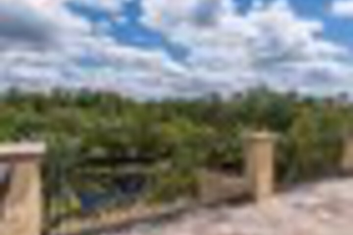 Hotel Exterior 140 of 141