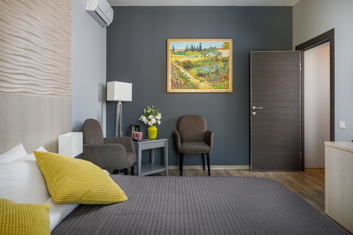 Room 7 of 24