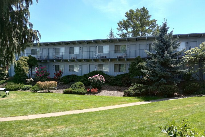 Hotel Exterior 140 of 145