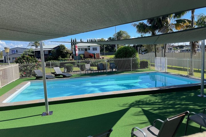 Pool 18 of 27