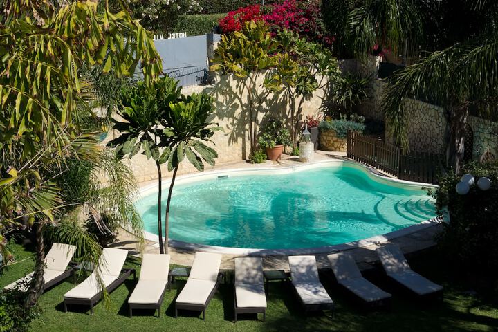 Hotel with Pool