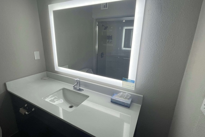 Suite 2 Queen Beds (4 of 6)