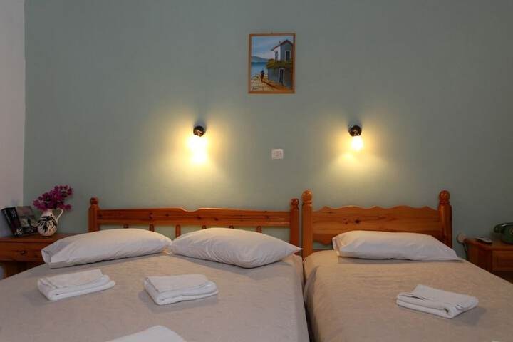 Room 12 of 40