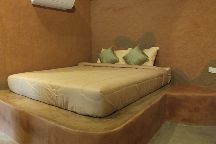 Room 5 of 27