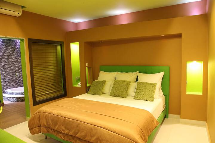 Room 20 of 76