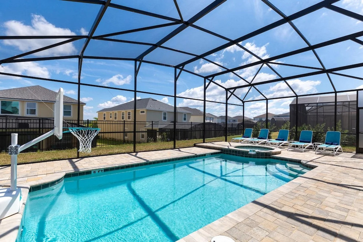 Pool 15 of 29