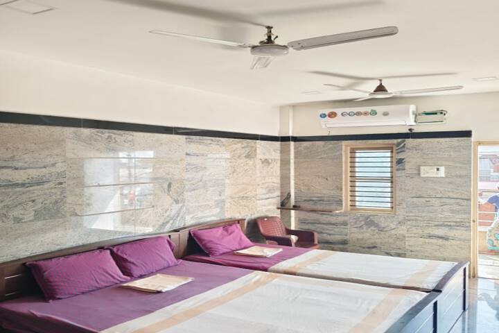 Room 16 of 31