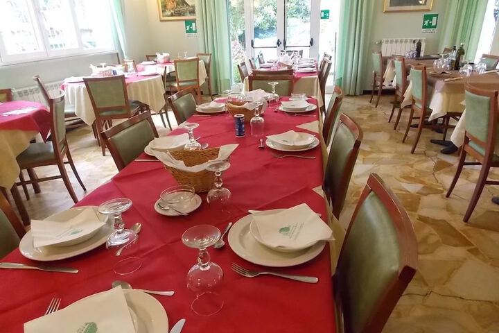 Dining 46 of 65