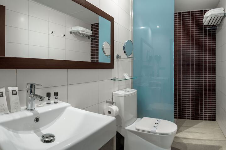 Clean Restrooms