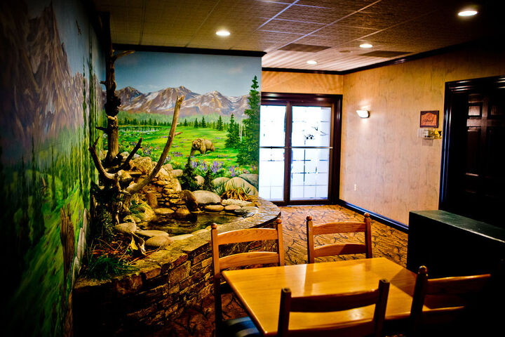 Dining 17 of 48
