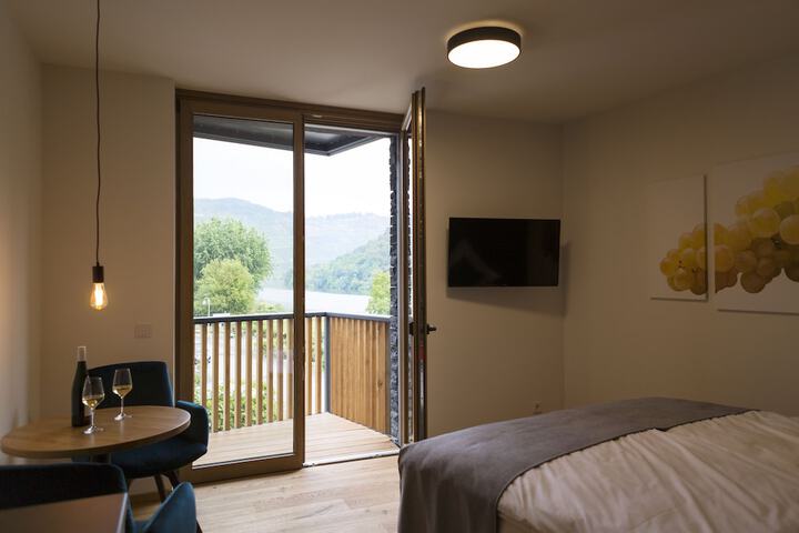 Room 9 of 46