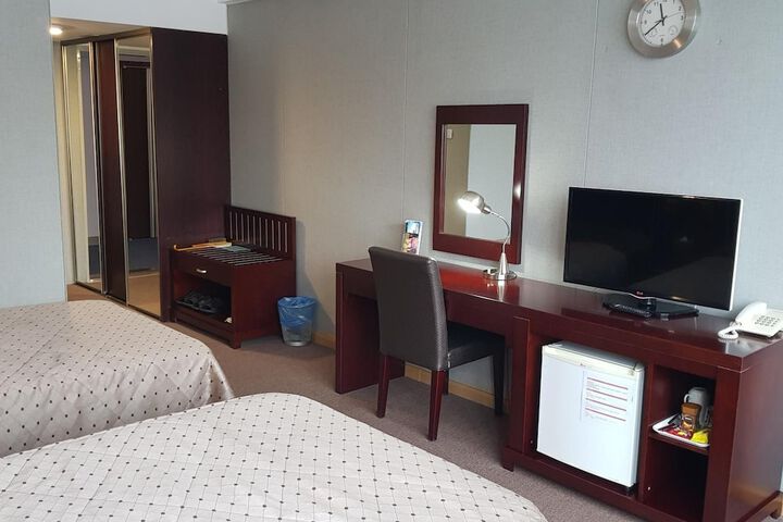 Room 13 of 56