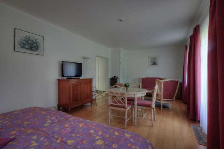 Room 17 of 39