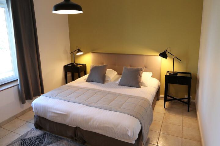 Room 8 of 35