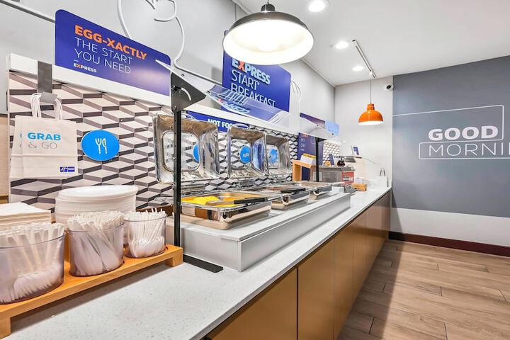 Breakfast/Coffee Service 64 of 75