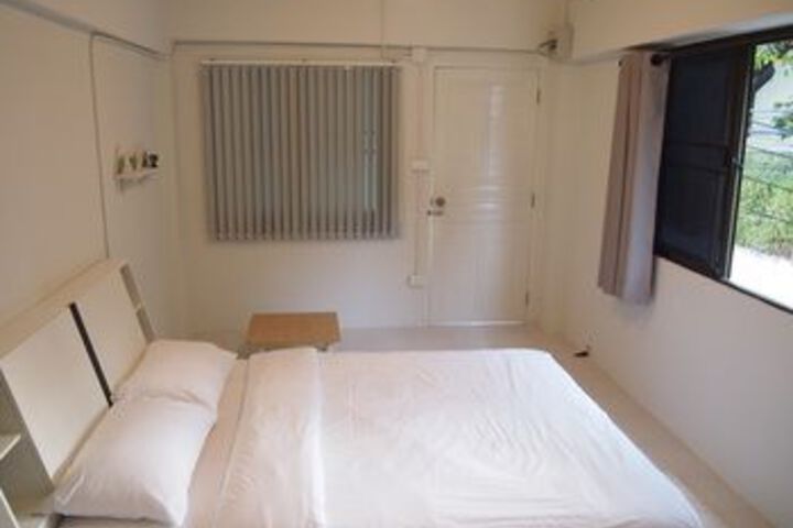 Room 7 of 13
