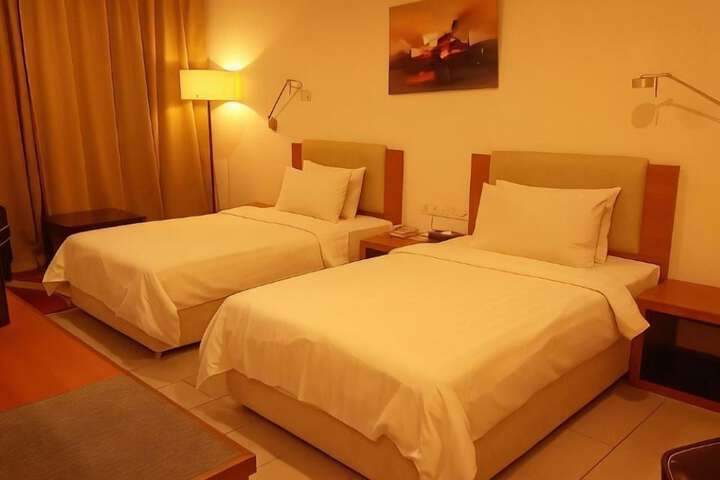 Room 8 of 17