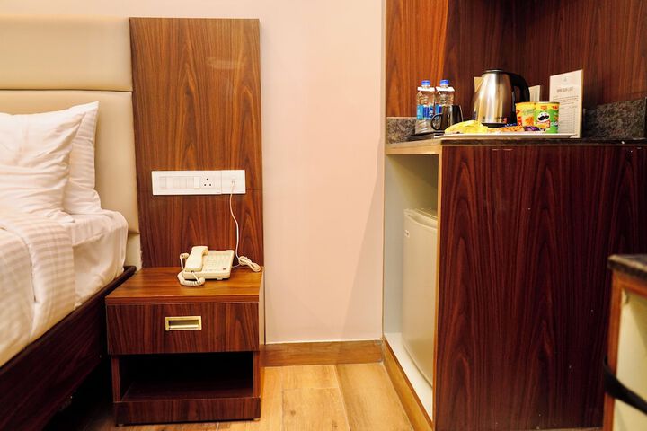 Room 9 of 42