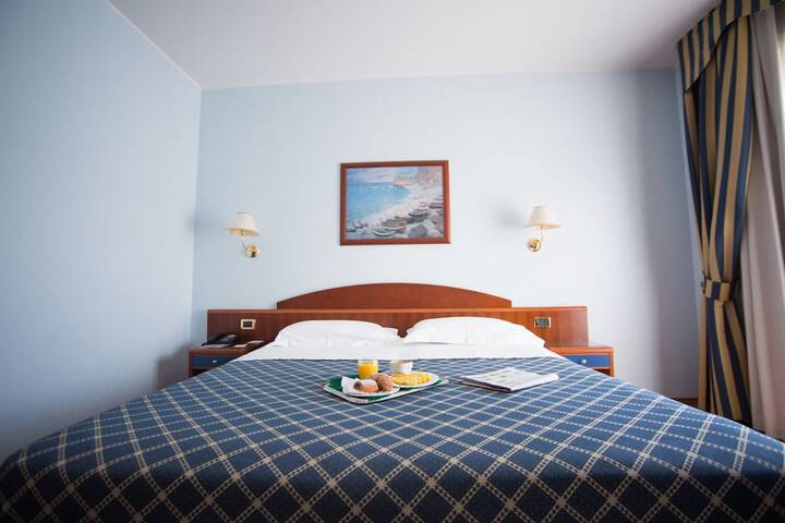 Room 14 of 78