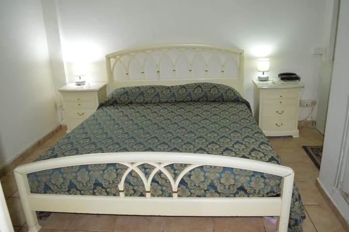 Room 2 of 8