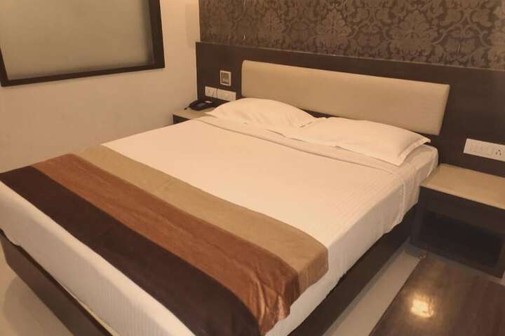Room 27 of 43