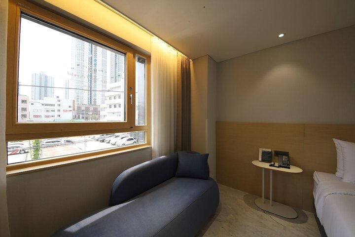 Room 34 of 71