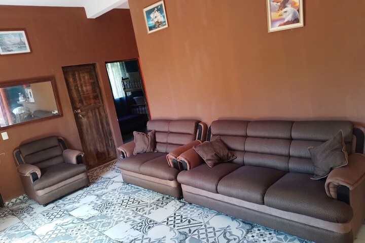 Room 12 of 37