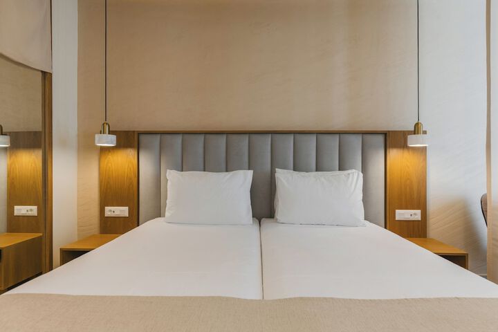 Room 60 of 184