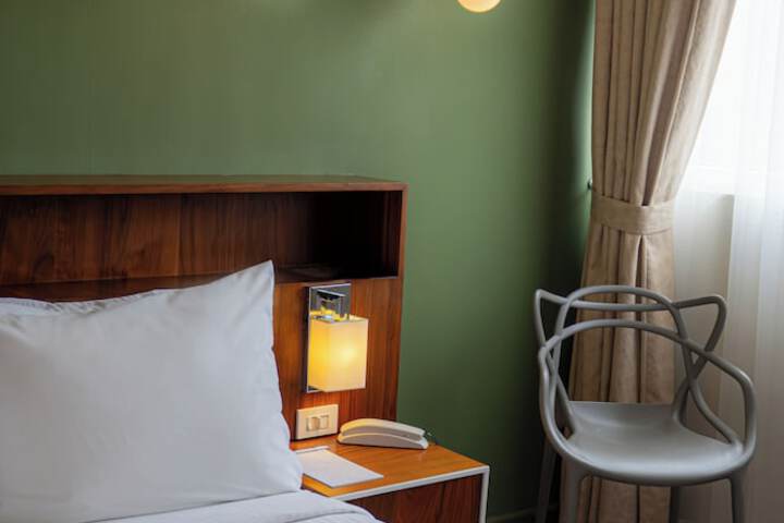 Room 15 of 44
