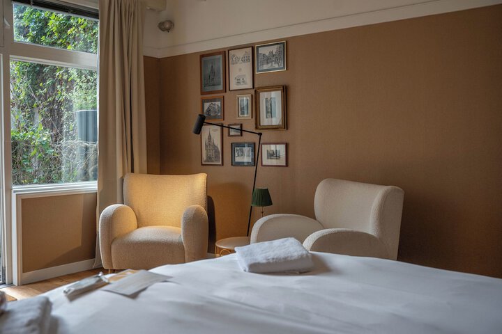 Room 9 of 26