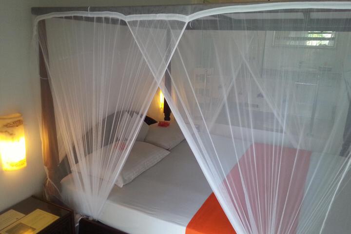 Room 3 of 7