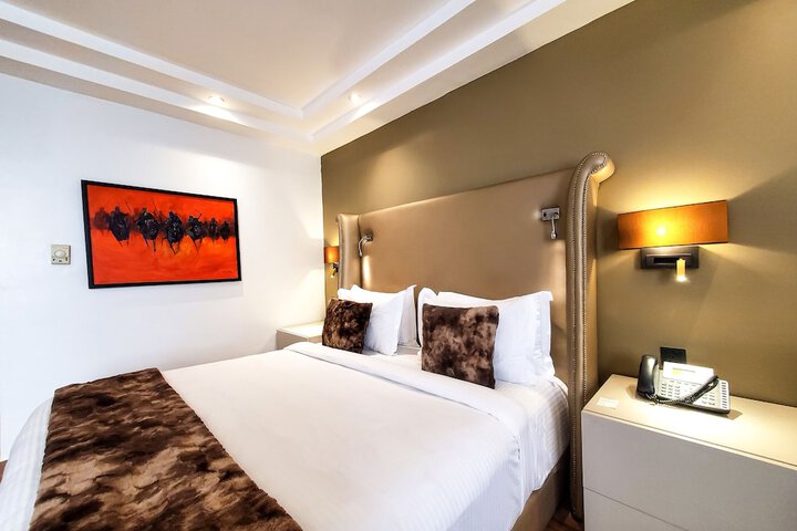 Room 11 of 82