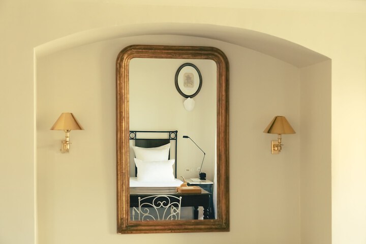 Room 16 of 105