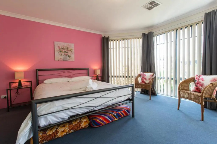 Room 4 of 15
