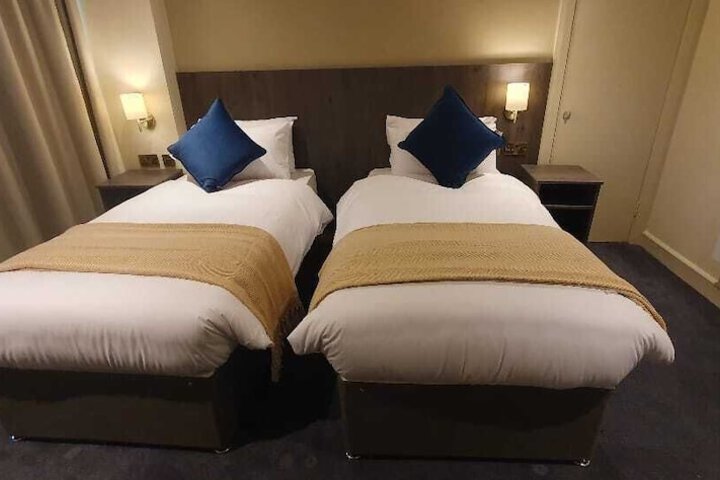 Room 22 of 295