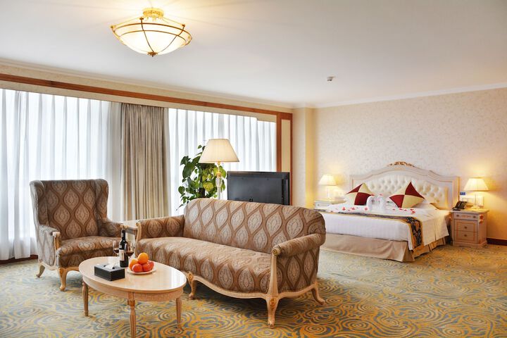 Room 16 of 121
