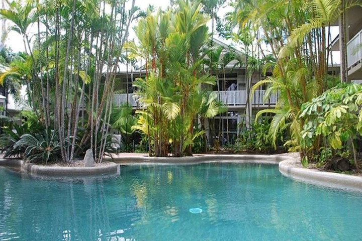 Hotel Pool