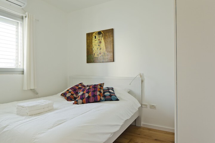 Room 2 of 15