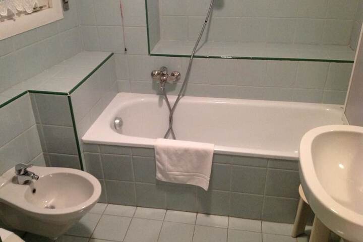 Room 8 of 23