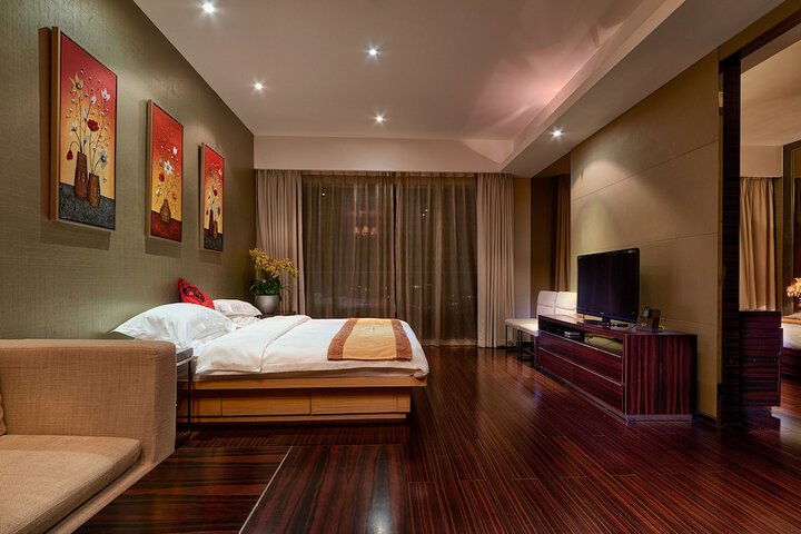 Room 17 of 76