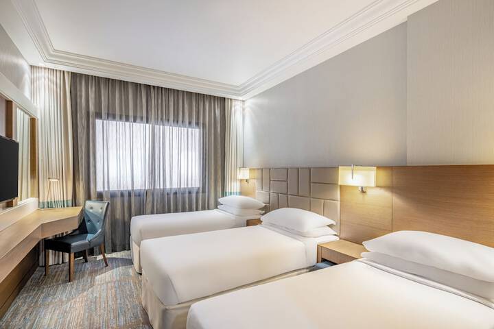 Room 16 of 36