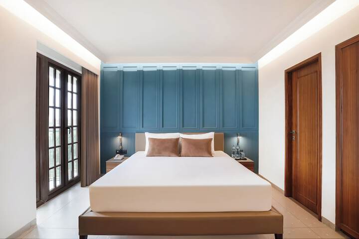 Room 4 of 32