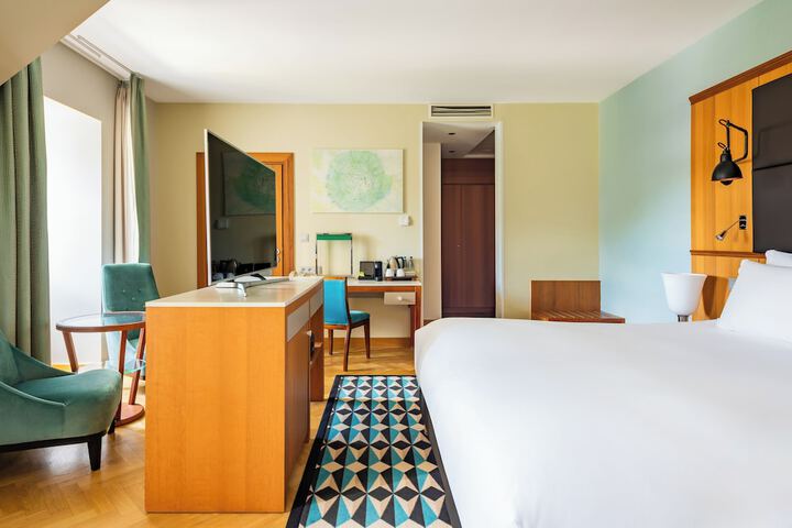 Room 25 of 139