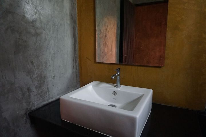 Room 24 of 32
