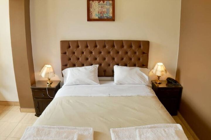 Room 3 of 72