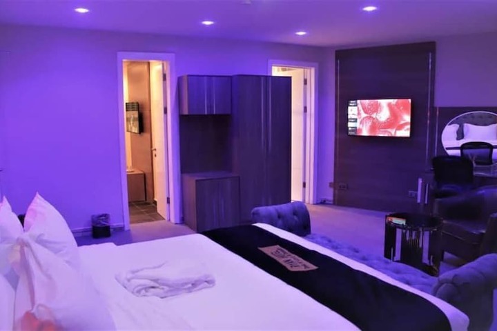 Room 18 of 36