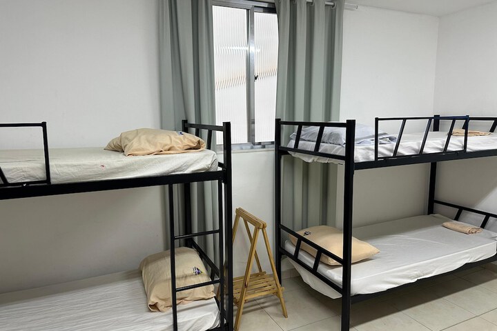 Room 28 of 77