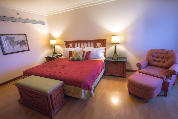 Room 7 of 105
