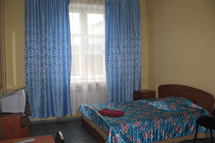Room 5 of 10